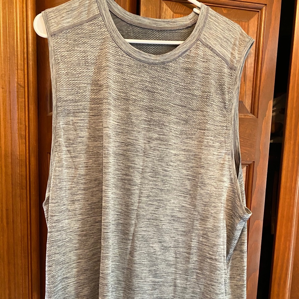 Lululemon metal vent sleeveless shirt